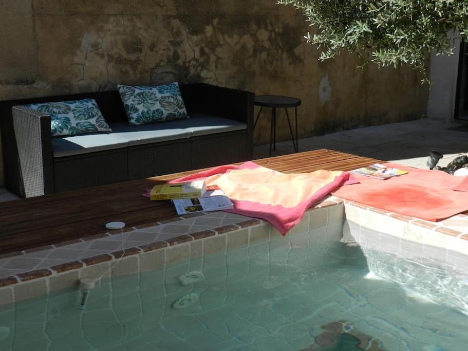 Le Maset Des Aires: Luberon Views With Summer Jacuzzi