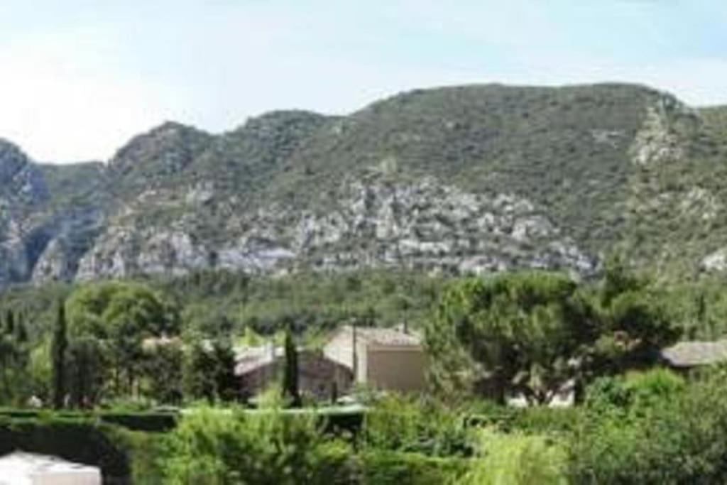 Apartment Le Maset Des Aires: Luberon Views With Summer Jacuzzi Maubec (Vaucluse)